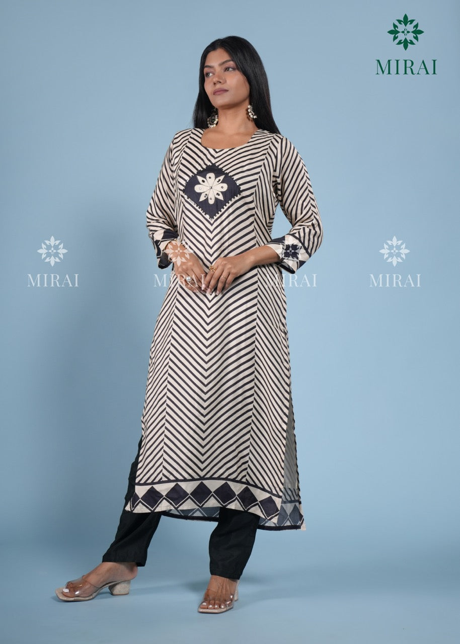 3-Piece Muslin Set With Digital Geometrical Print And Stone Work-Black & White
