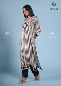 3-Piece Muslin Set With Digital Geometrical Print And Stone Work-Black & White