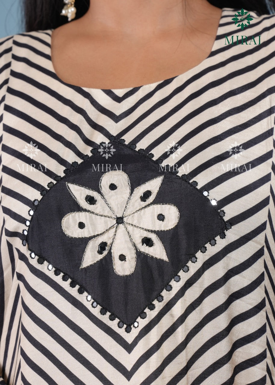 3-Piece Muslin Set With Digital Geometrical Print And Stone Work-Black & White
