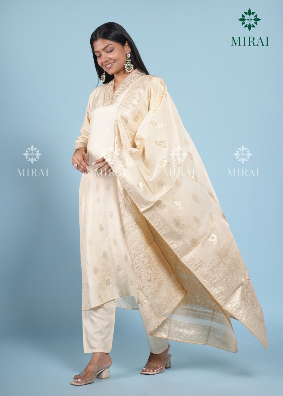 3-Piece Set V-Neck Chanderi Silk With Zari Weave And Banarasi Dupatta-Off White