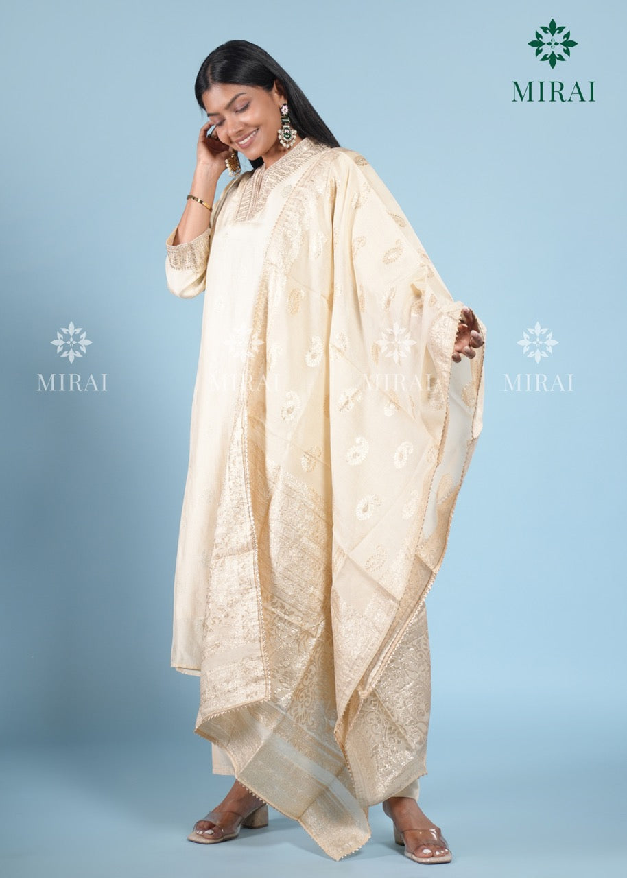 3-Piece Set V-Neck Chanderi Silk With Zari Weave And Banarasi Dupatta-Off White