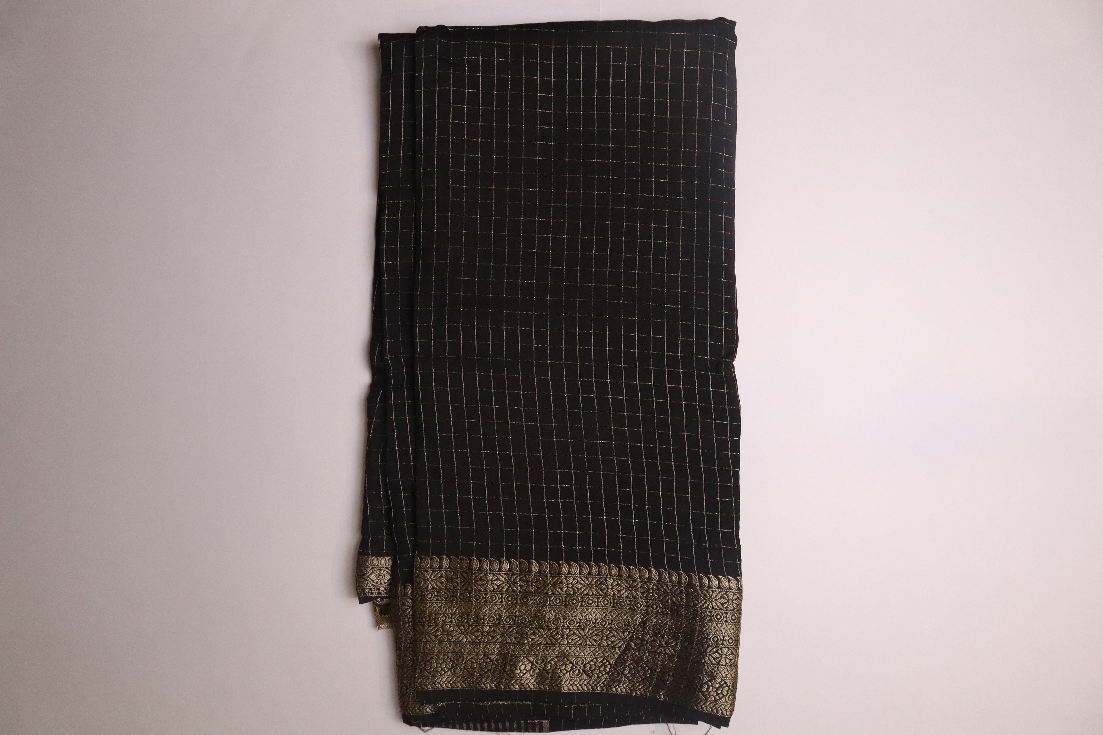 Black Dola Silk Saree With Checks and Banarasi Blouse