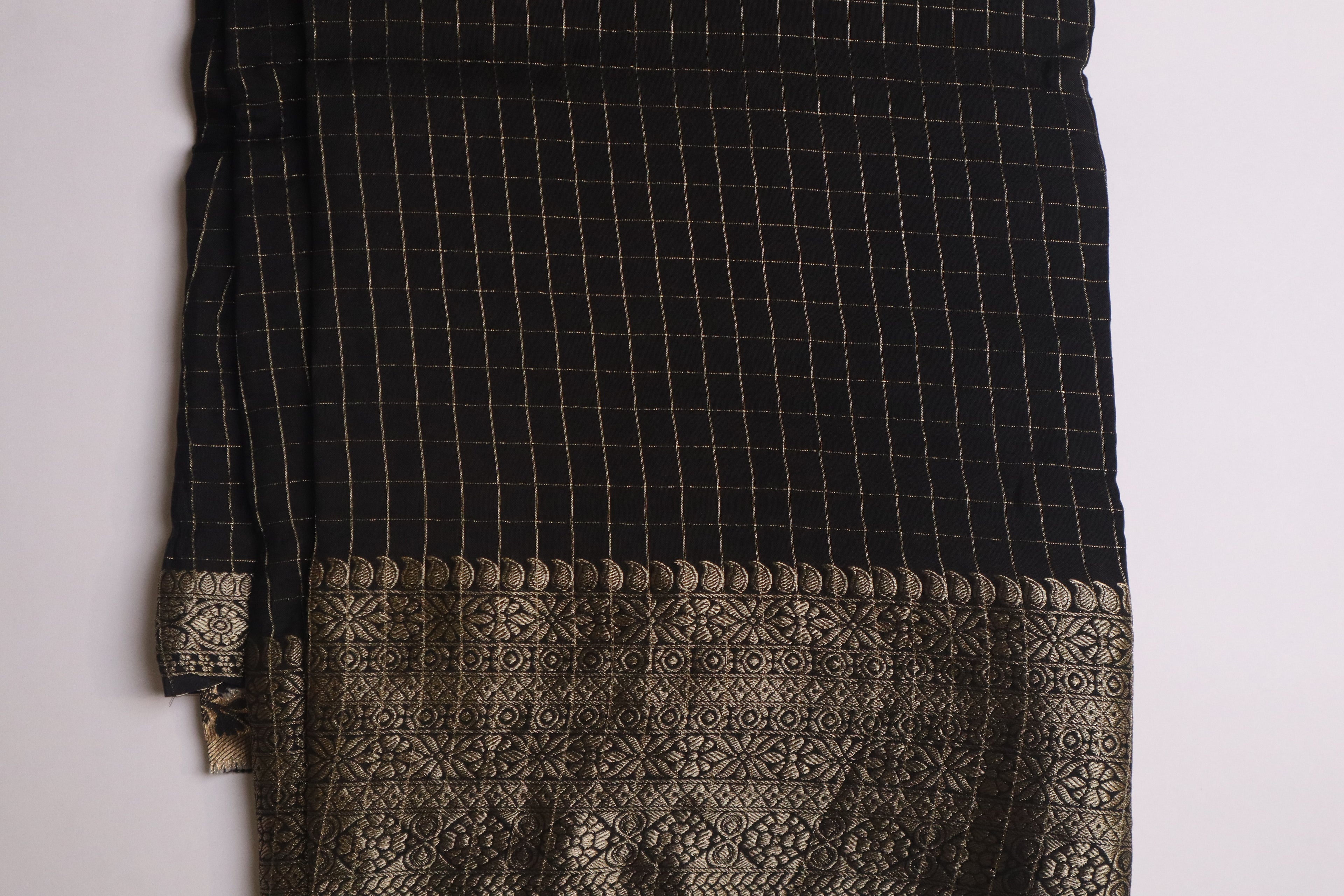 Black Dola Silk Saree With Checks and Banarasi Blouse