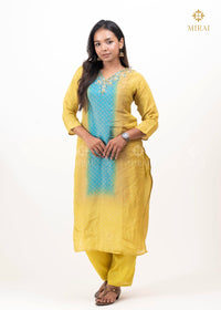 3-Piece Bandhini Tissue Set With Mirror And Handwork-Green